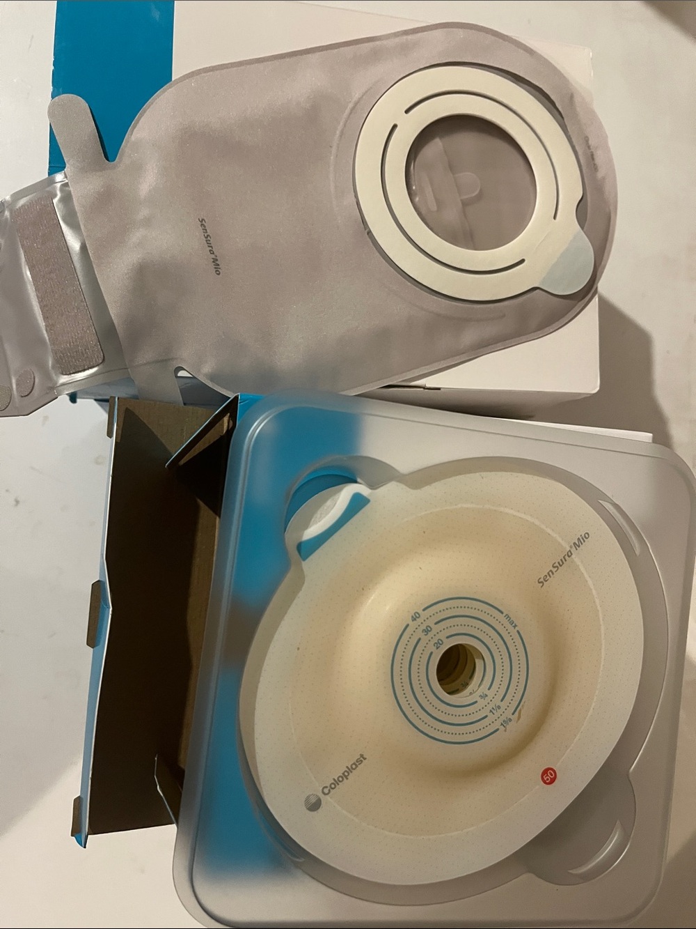 20 ostomy bags and 20 wafers
